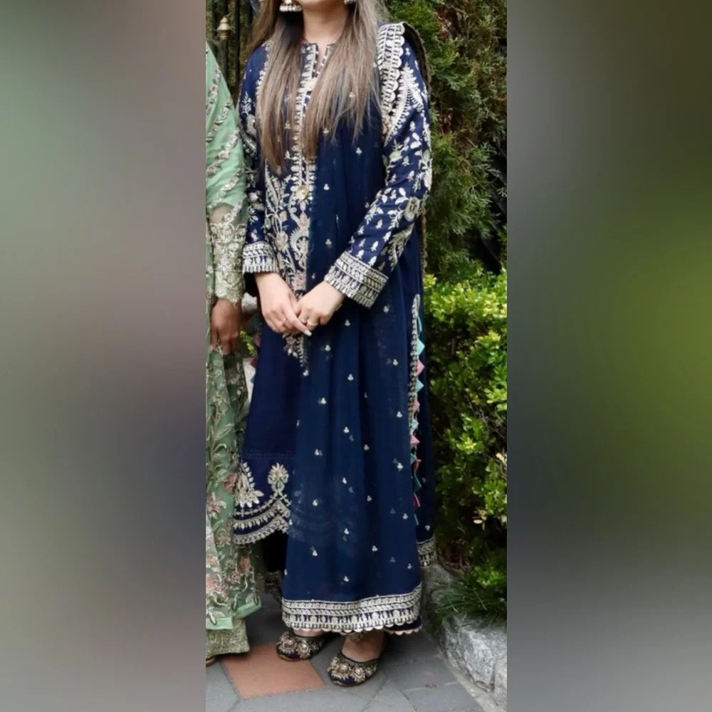 Pakistani/ Indian ready to wear - Picture 3 of 3